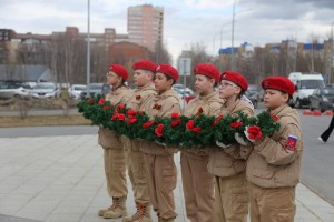 возложение цветов 3